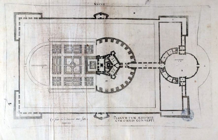 Le choix de cet étonnant plan pentagonal reste une énigme du château de Maulnes.