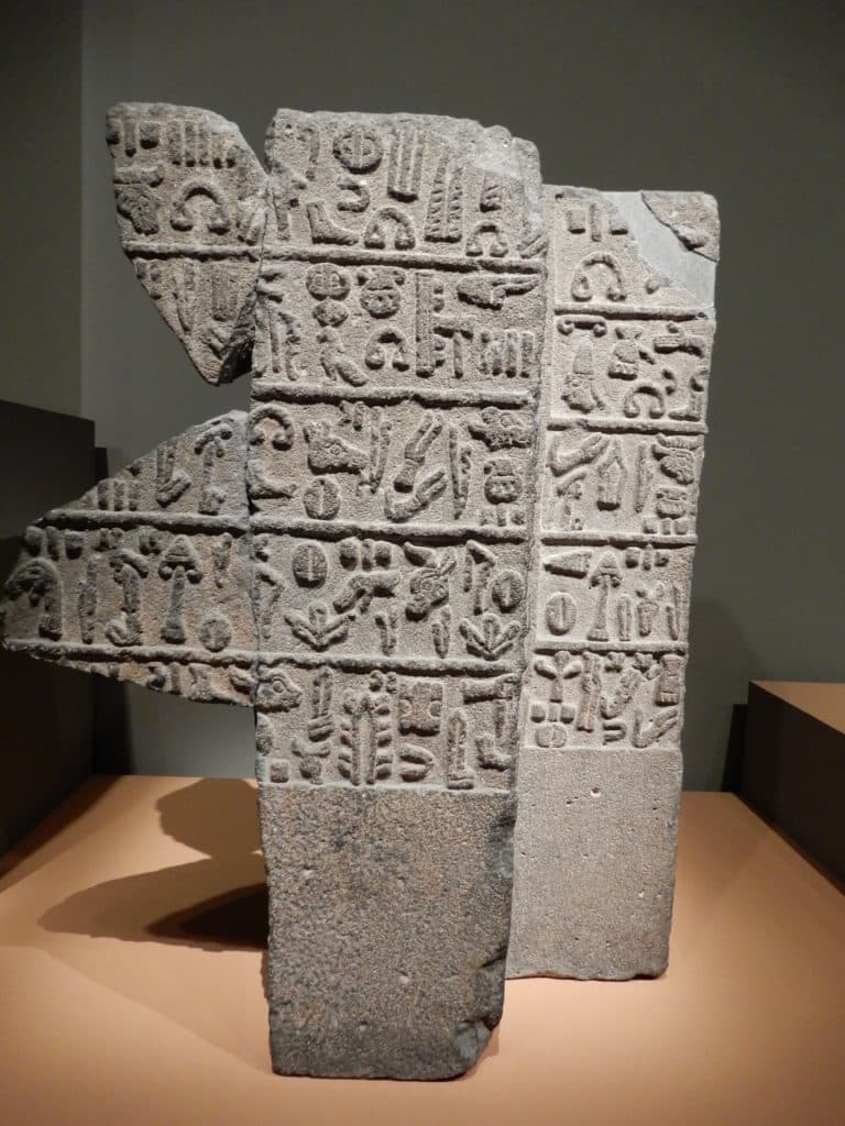Des hiéroglyphes louvites.