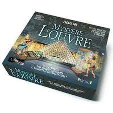 Enquêtes & énigmes présente l'escape box Mystère au Louvre à retrouver chez Cultura.